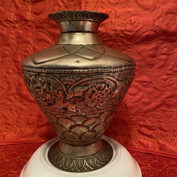 Vintage Middle East Handmade Engraved Brass Vase / Urn - Picture 5 of 9